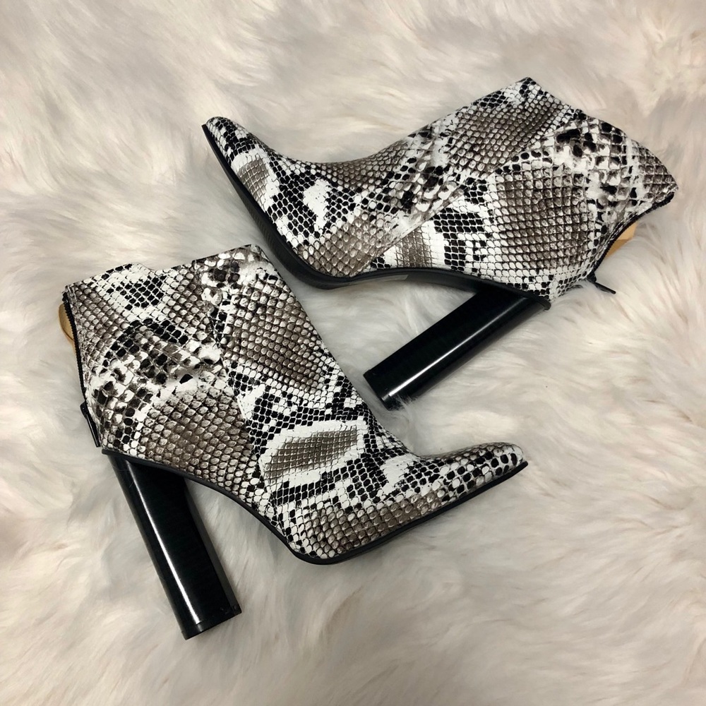 Qupid Snakeprint Booties